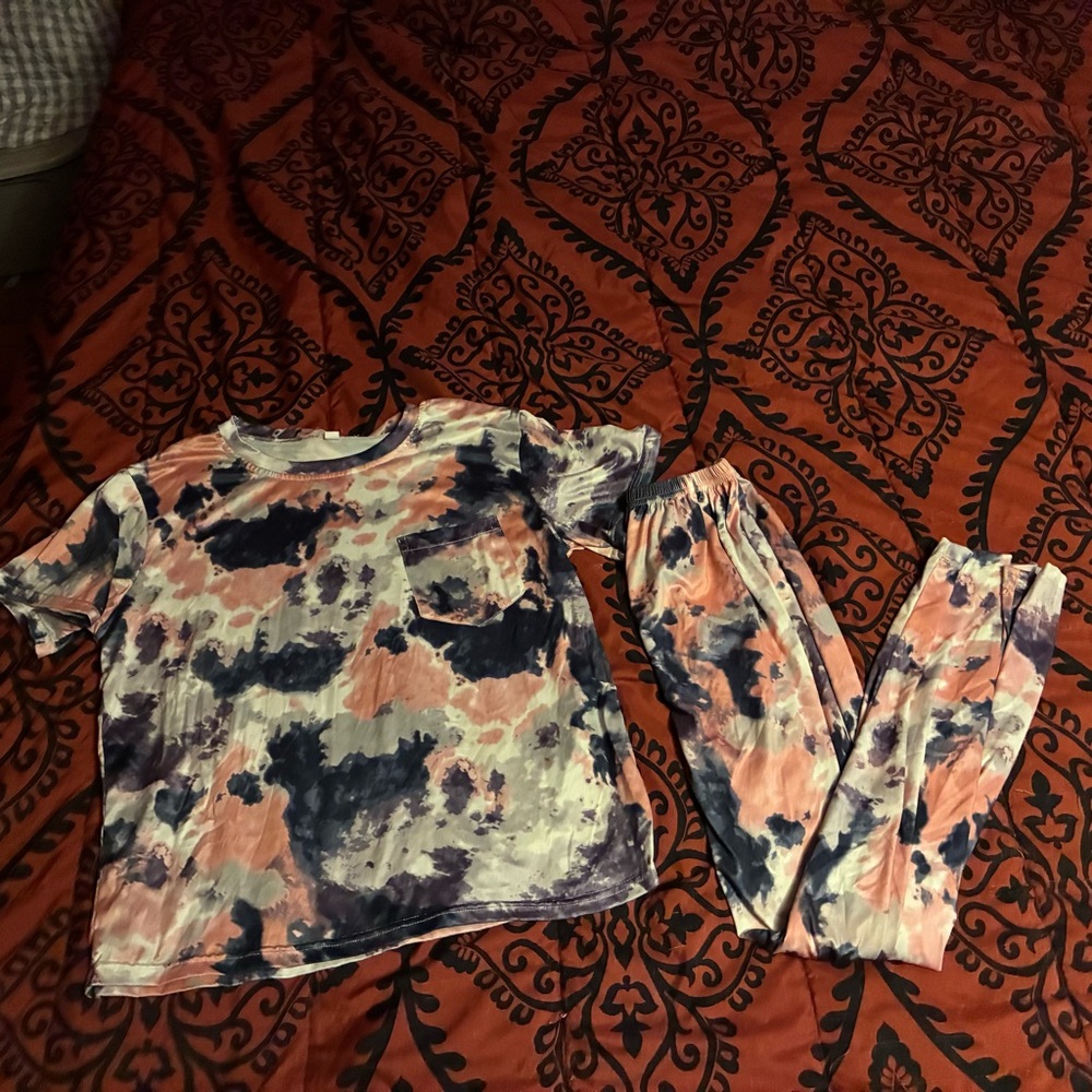 Womens Size Small Pink and Purple Tie-Dye Lounge Set No Brand